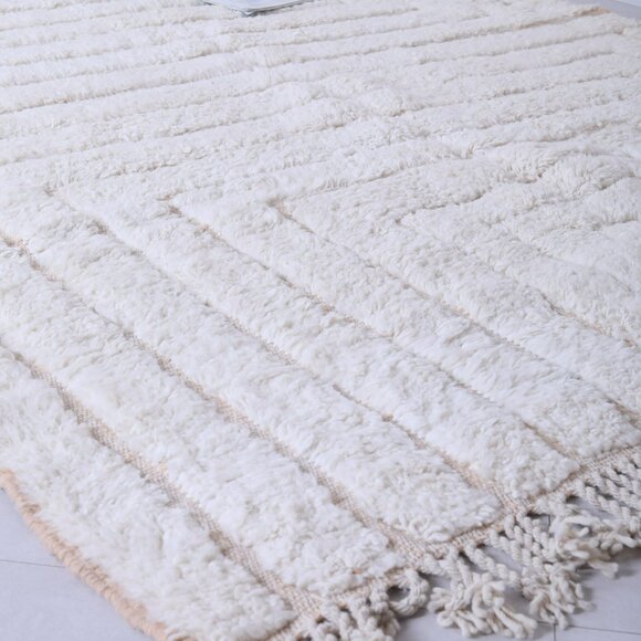 Modern Berber – Handwoven Wool Moroccan Rug - 8.2ftx5ft - Picture 4 of 5